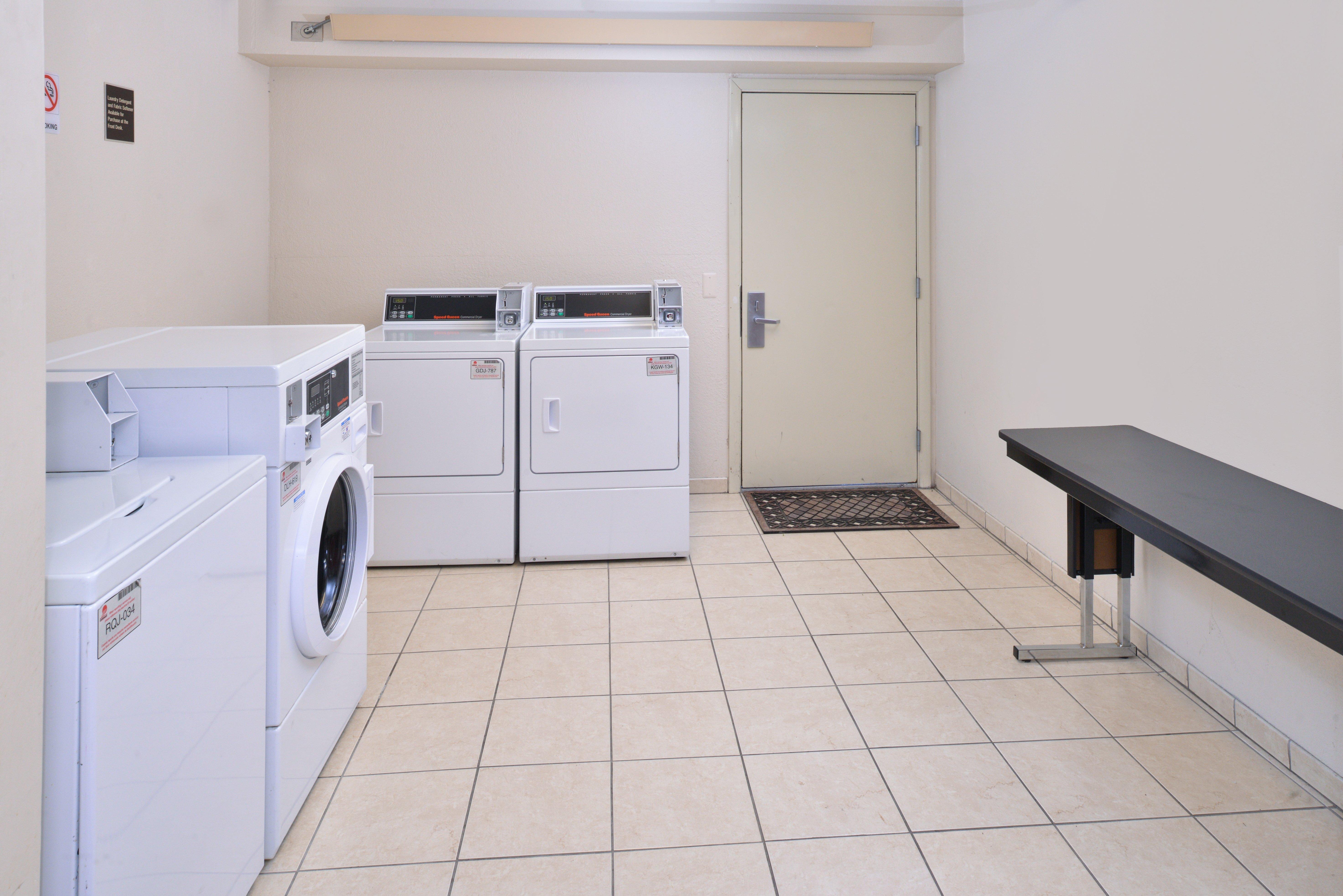Super 8 By Wyndham Deerfield - Northbrook Ξενοδοχείο Εξωτερικό φωτογραφία