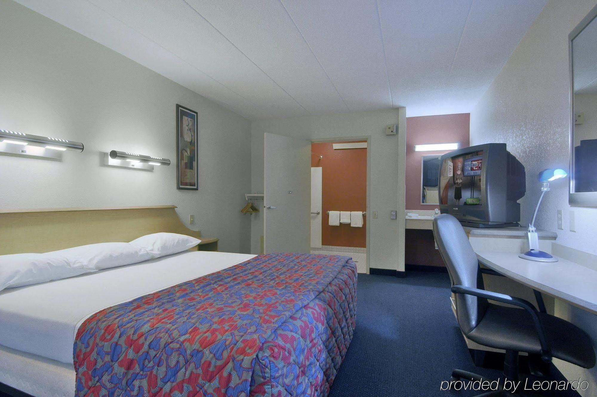 Super 8 By Wyndham Deerfield - Northbrook Ξενοδοχείο Εξωτερικό φωτογραφία