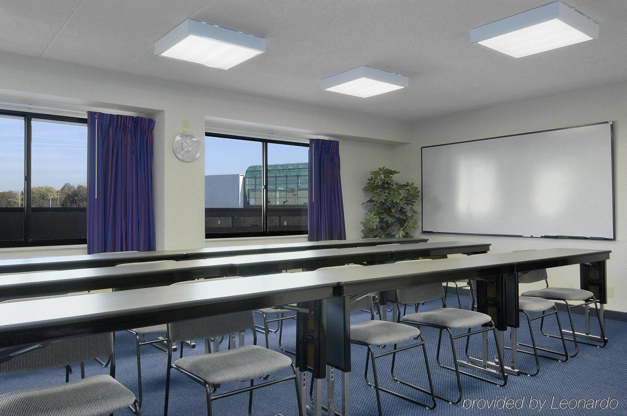 Super 8 By Wyndham Deerfield - Northbrook Ξενοδοχείο Εξωτερικό φωτογραφία
